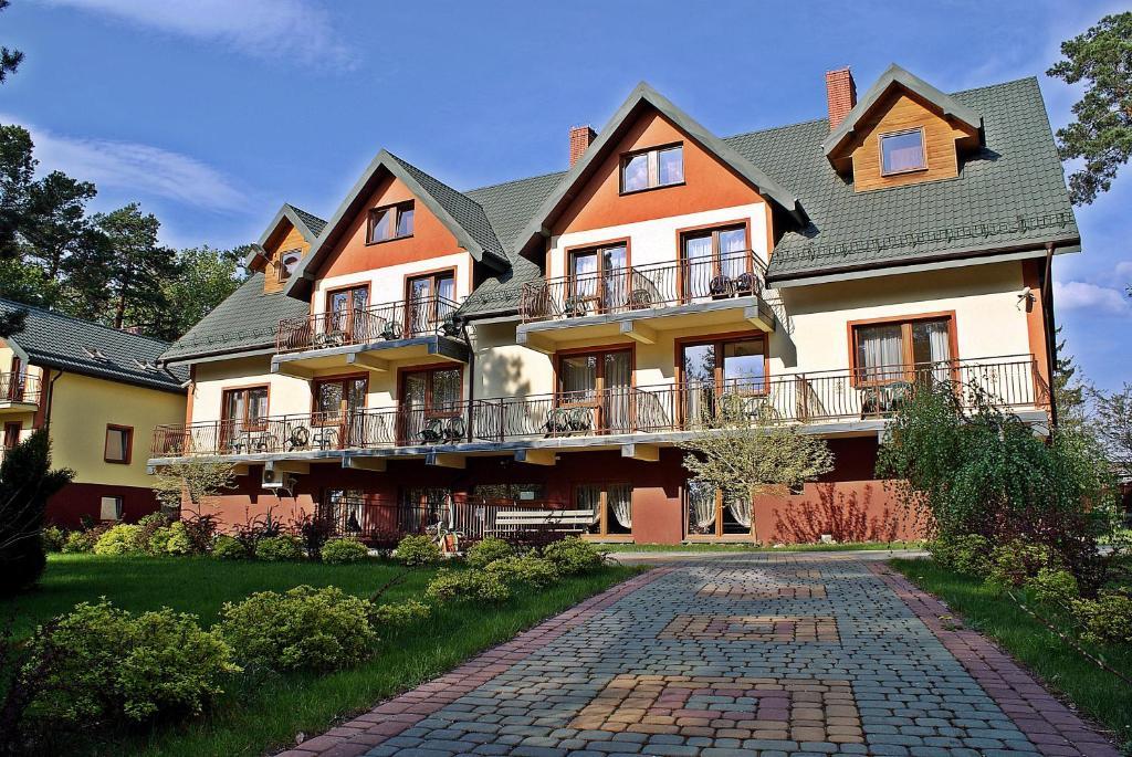Отель Augustowia Экстерьер фото